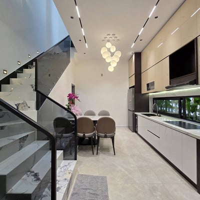 Miete eines modernen Eckhauses im Stadtteil Hai Chau, Da Nang, Vietnam